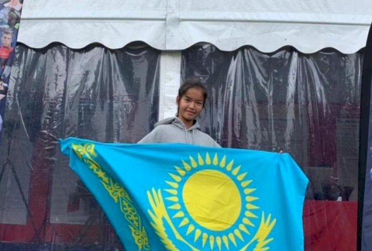 15 жасар жас теннисші ересектер арасындағы халықаралық турнирге жолдама алды