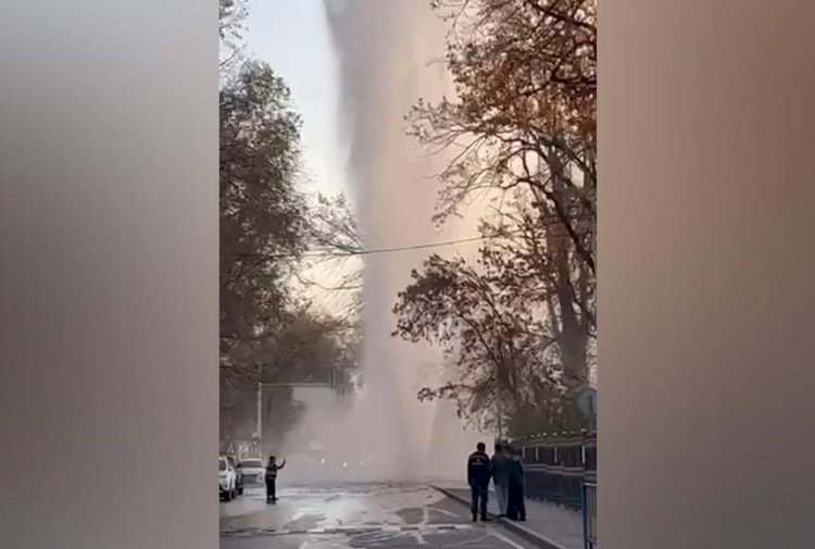 Алмалы ауданында су құбыры жарылды