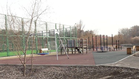 Әкіммен кездесу: Алматыдағы Түрксіб ауданында қандай мәселе шешілді