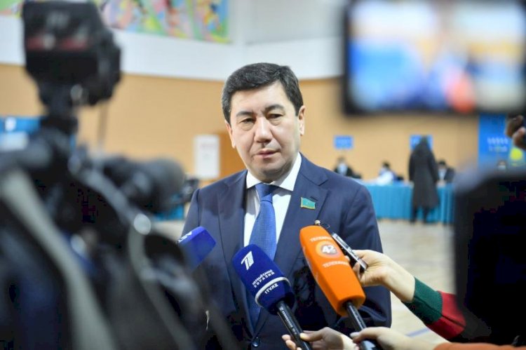 ҚР Парламент Мәжілісінің төрағасы Ерлан Қошанов дауыс берді