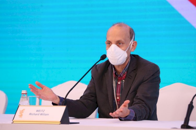 АҚШ-тан келген халықаралық бақылаушы Алматыдағы алты сайлау учаскесін аралады