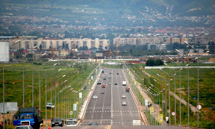 26 сәуірде - мотоциклдегі полиция патрулі пайда болған