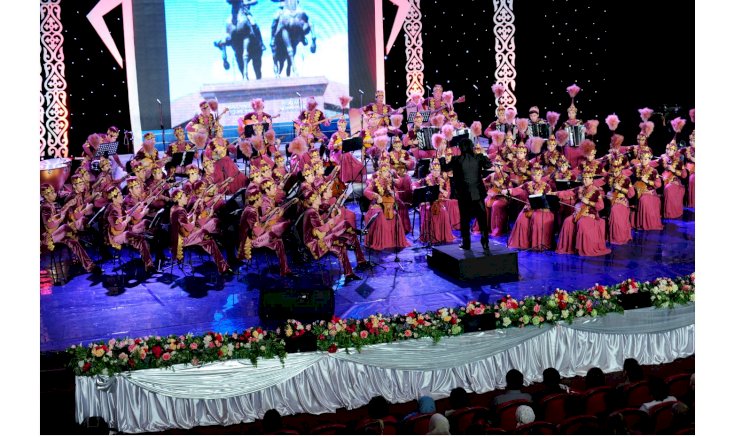 Берлин тұрғындары қазақ оркестрінің өнеріне тәнті болды