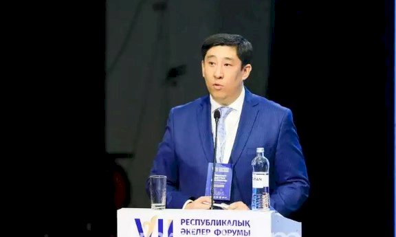 Қазақстандағы ерлердің 40 пайызы бала күтімі мен тәрбиелеу міндеттерін тең бөліседі