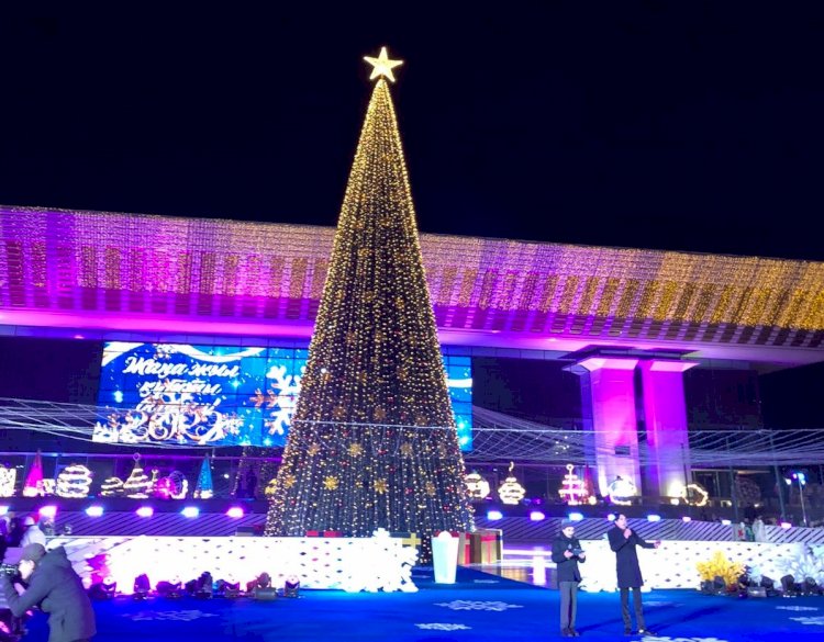 Алматының бас шыршасы жағылды