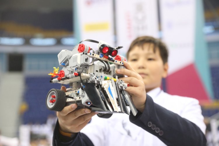 Робототехника болашаққа бастайды