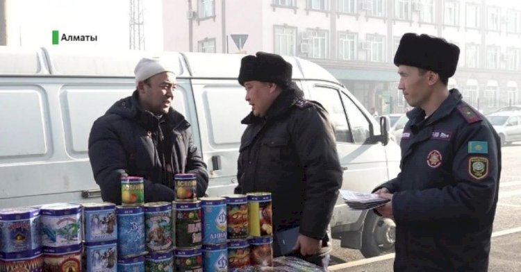 Алматыда төтеншеліктер пиротехникалық зат сату орындарын тексерді