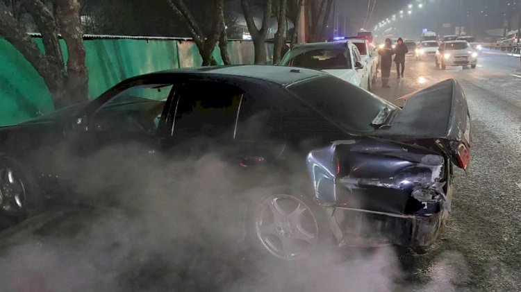 Алматыда бес көлік соқтығысып қалды