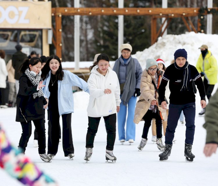 Екібастұздық балалар  - "Медеу" мұзайдынында
