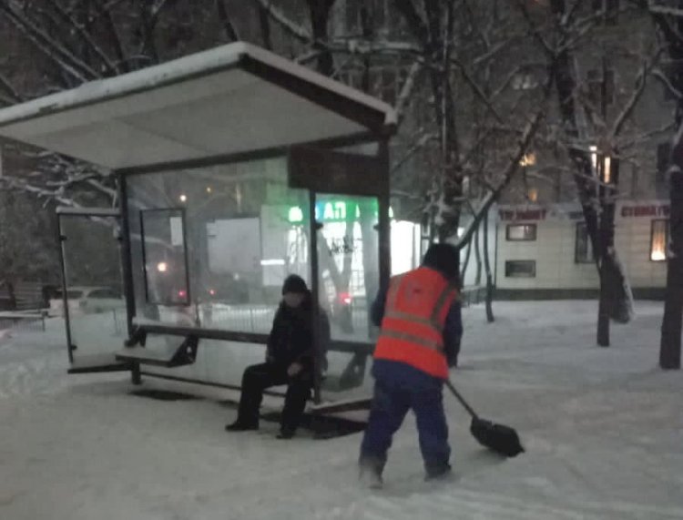 Қаланың коммуналдық қызметтері түні бойы қар тазалайды