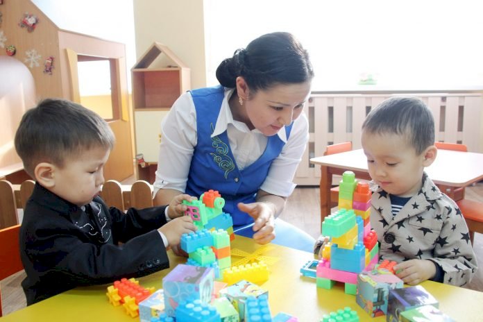 Мектепке дейінгі оқу мен тәрбие саласындағы тәрбиешілердің жалақысы өседі