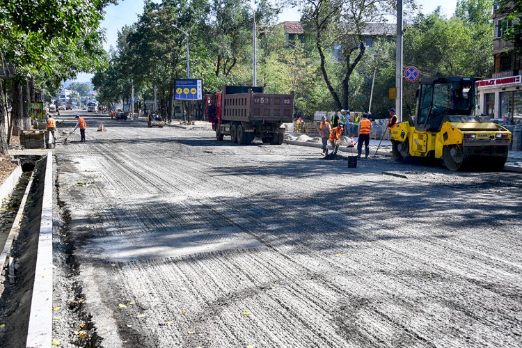 Биыл Әуезов ауданында 22 көше жөнделеді