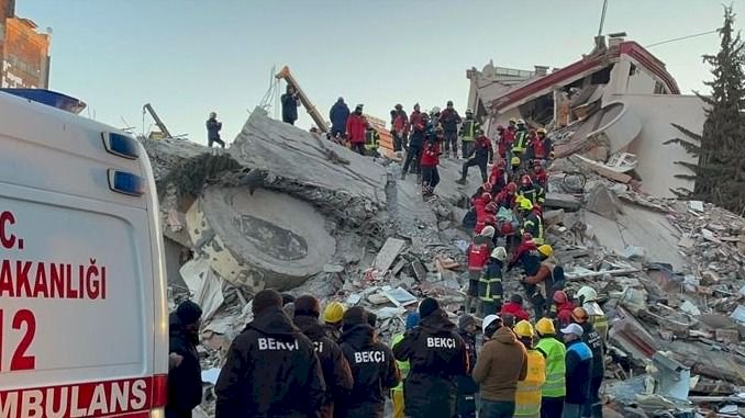 Түркияның кейбір аудандарында іздестіру жұмыстары тоқтады