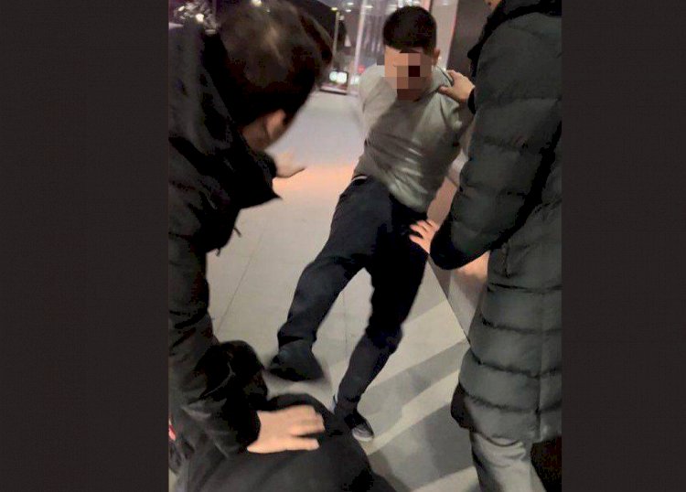 Алматыда заңгерді соққыға жықты