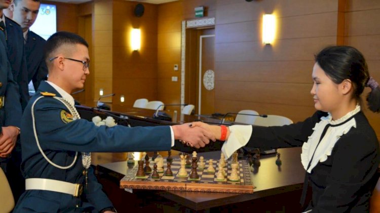 Бибісара Асаубаева курсанттарға шеберлік сабағын өткізді