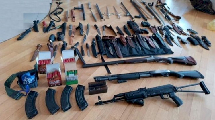 Қару-жарақтың түр-түрін сатып келген қылмыстық топ ұсталды