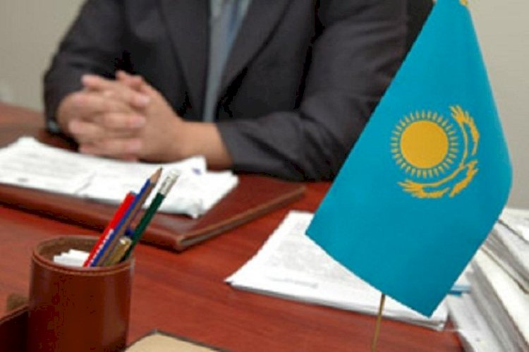 Сенімнен айырылған саяси қызметкерлер жұмыстан босатылады