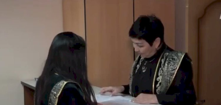 Мемлекеттік қызметкерлер жұмысқа ұлттық киіммен келе бастады