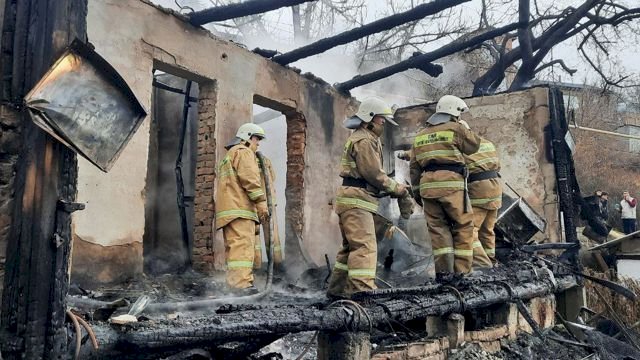 Алматыда тұрғын үй өртенді