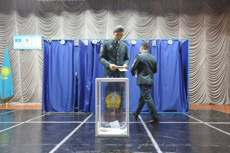 Алматыда курсанттар да сайлауға қатысты