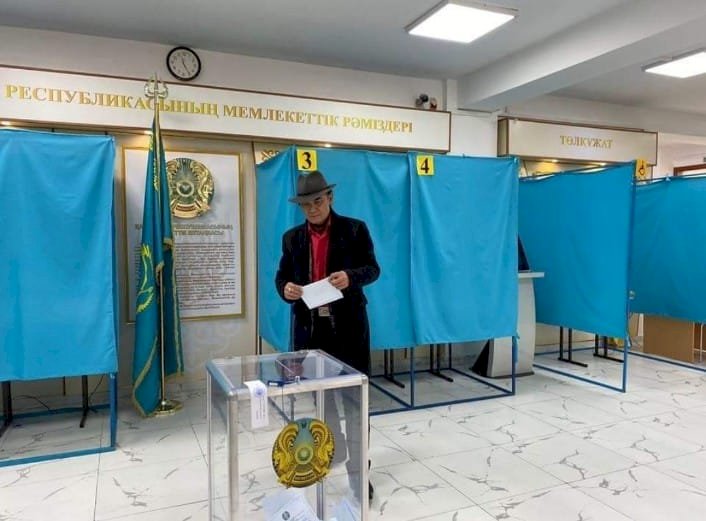 Ақын Бақыт Беделхан дауыс берді