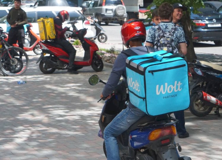 Курьерлер мен таксистер әлеуметтік төлемдер аударуға міндеттеледі