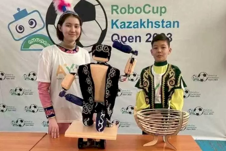 Оқушылар билейтін робот құрастырды