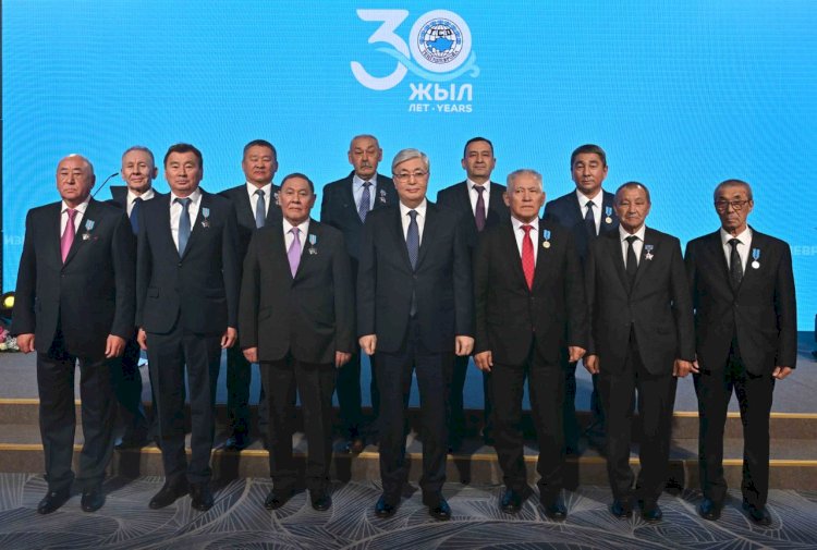 Президент мұнай саласына еңбек сіңіргендерді марапаттады