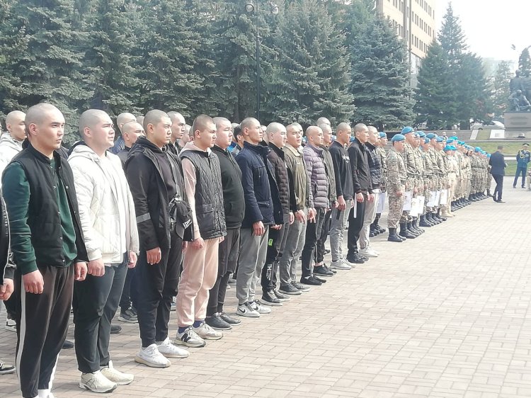 Жігіттер әскерге аттанды