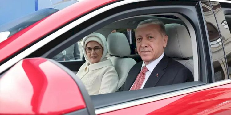 Ердоған Түркияда шығарылған TOGG электромобилінің алғашқы иесі атанды