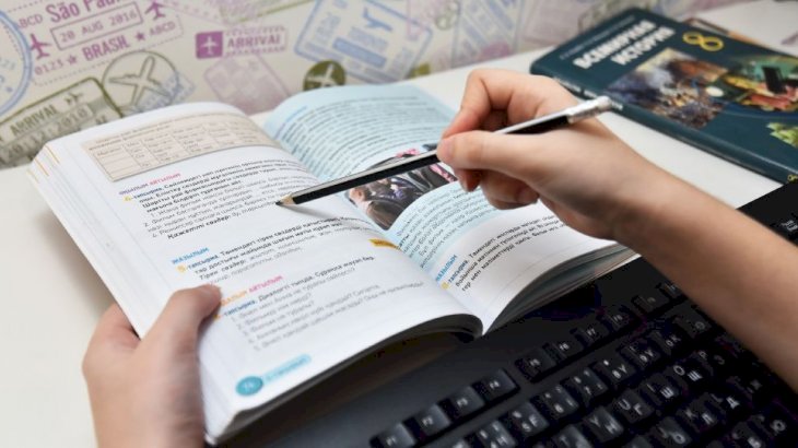 Оқу-ағарту министрлігі мектеп оқулықтарын тексереді