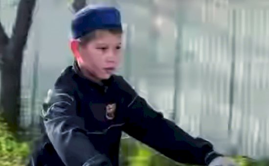 Анасының қолғанаты