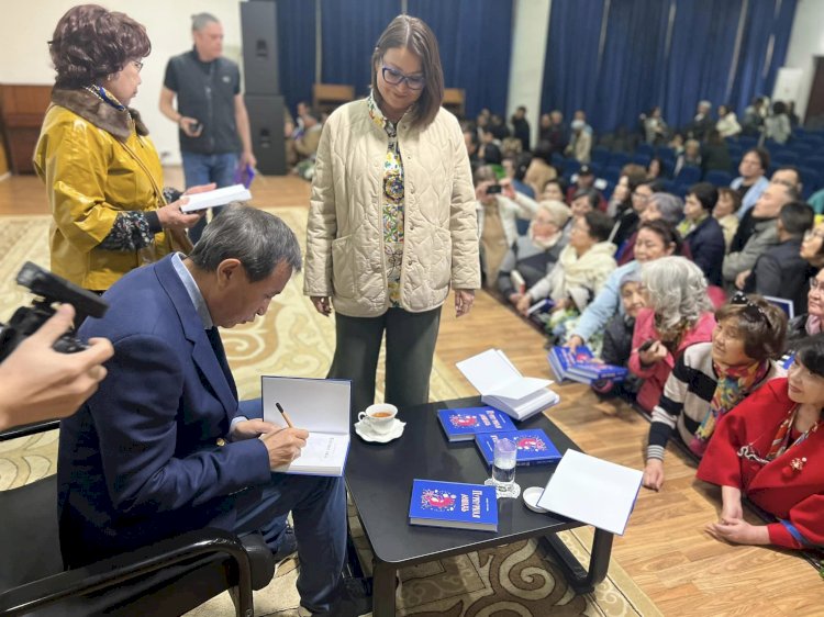 Алматы жұртшылығына Ермек Тұрсыновтың жаңа кітабы таныстырылды