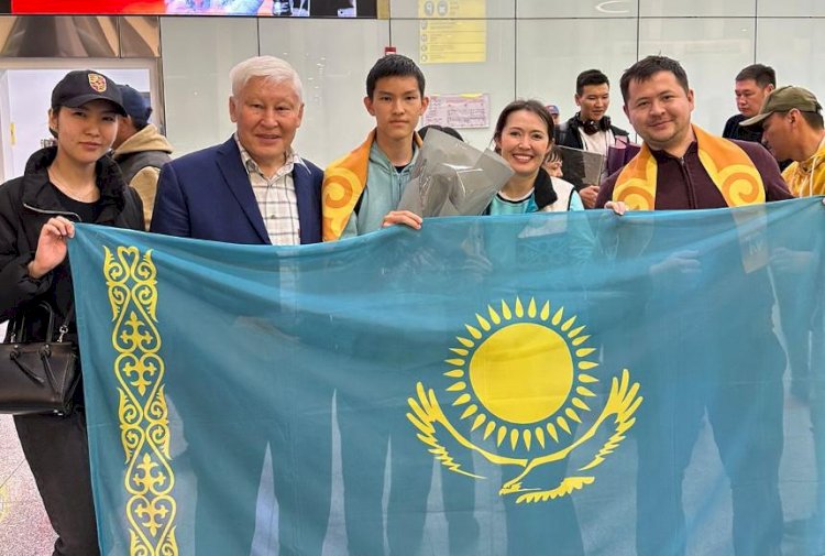 Алматылық оқушы АҚШ-та өткен математика байқауынан жүлделі оралды