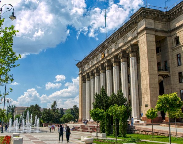 «Қарлығаш бидің» көшесі