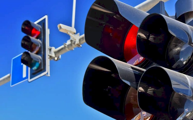  Бағдаршамның қызылына өтетіндер көбейіп кеткен 