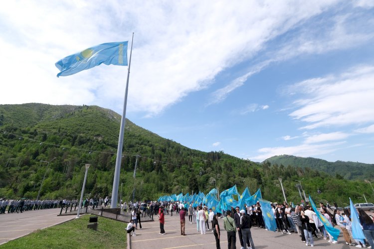 Алматыда мемлекеттік туды көтеру рәсімі өтті