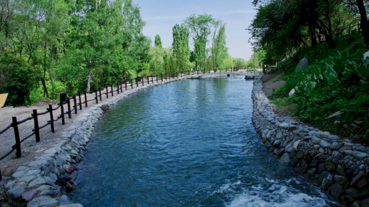 Алматылық мамандар тұрғындарға өзен арнасынан алыс жүруді ескертеді