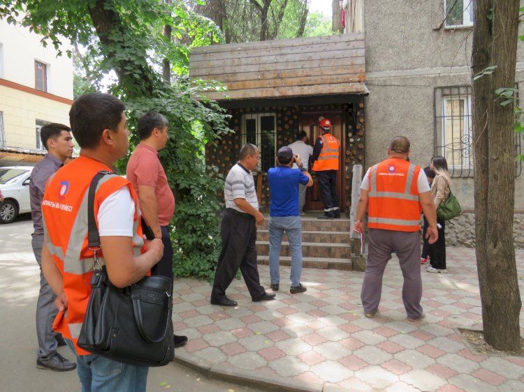 Алматыда қарыздарын тұрақты өтемеген борышкерлер пәтерлерінде ыстық суды өшіретін болады