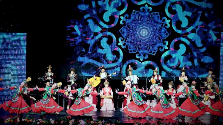 Әншілердің  бюджеттен қанша қаламақы алатыны белгілі болды