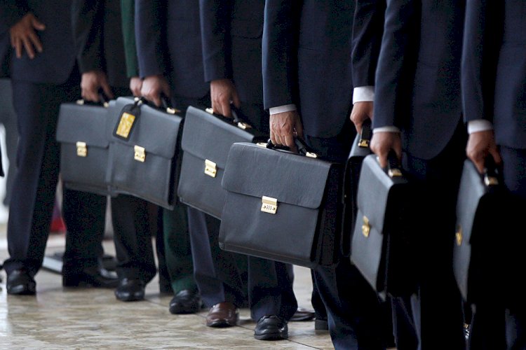 Бүгін - Мемлекеттік қызметшілер күні