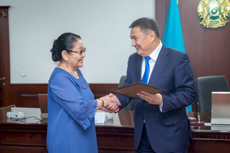 ІІМ басшысы журналистерді кәсіби мерекелерімен құттықтады