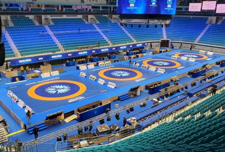 Азия чемпионатында екі балуанымыз финалға шықты