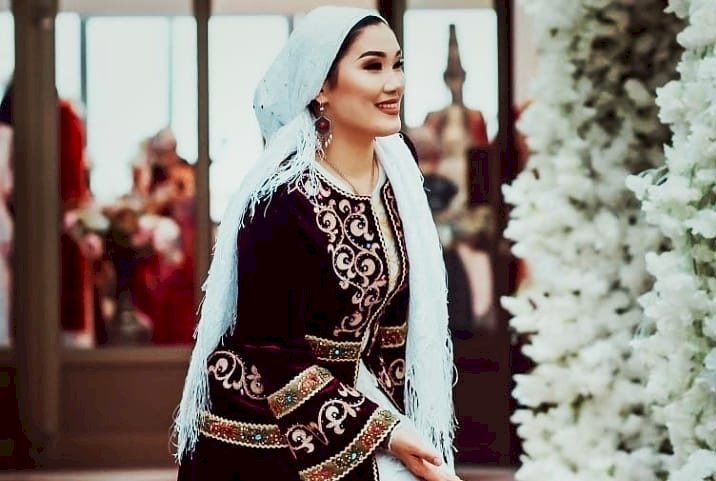 Сүйісіп амандасу сән бе?