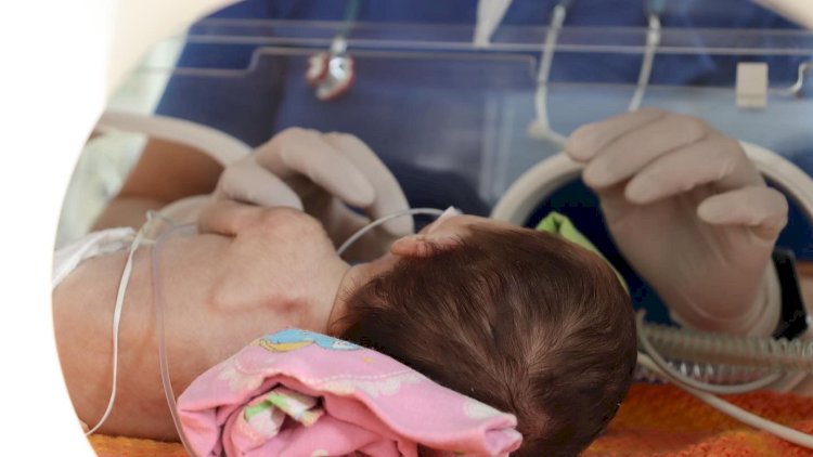 Алматыда неонатологтар екі жақты өкпе қабынуымен туған сәбиді құтқарып қалды