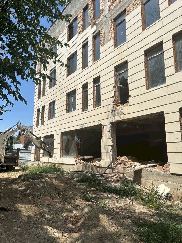 Алматыдағы бизнес-орталық сот шешімі бойынша бұзылады