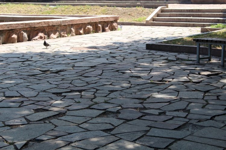 Алматы әкімдігі тұтас гранит плиталарын жаңарту туралы ақпаратты жоққа шығарды