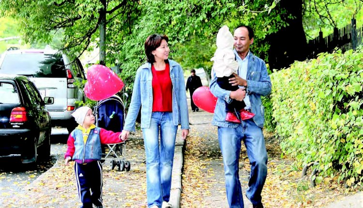 Қазақстан демографиясы. Түркі тілдес халық саны өсіп келеді