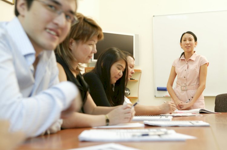 Алматыда қазақ тілін тегін үйрететін курс өз жұмысын бастады