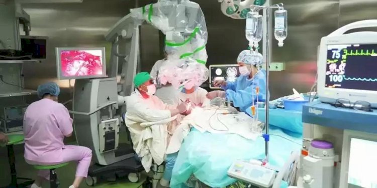 Бала кезінен эпилепсиясы бар бойжеткеннің миына отандық дәрігерлер ота жасады